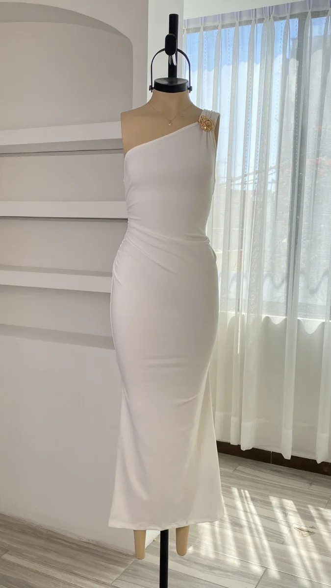 VESTIDO FLOR BROCHE