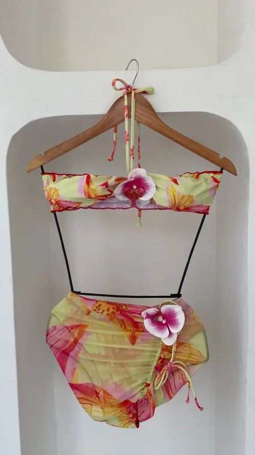 bikini paradise petals